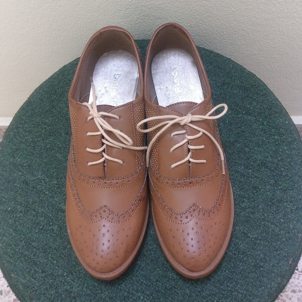 🆕 Casual Oxford Brogue Shoe - Picture 1 of 8